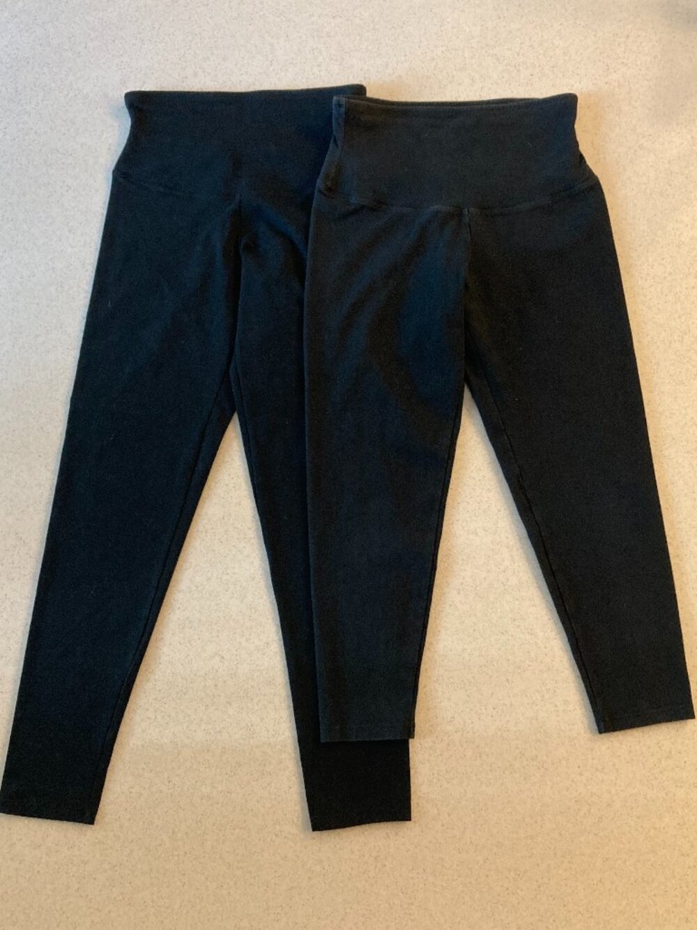 Yummy Black High-Rise Capri Leggings 2 Pair w/Contoured Waistband Women Size S/P